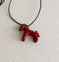 Collar Maison Pony – Rojo